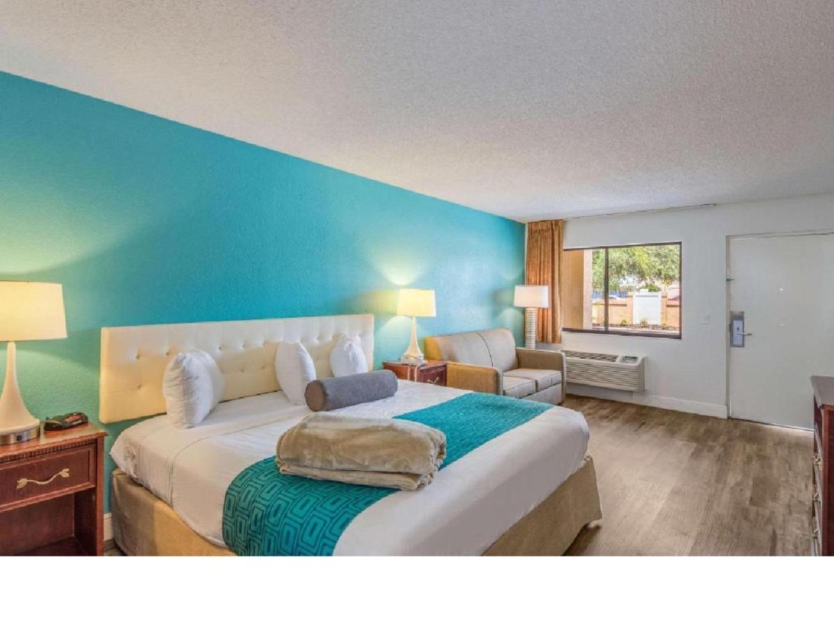 Rodeway Inn Port Richey North Exteriör bild