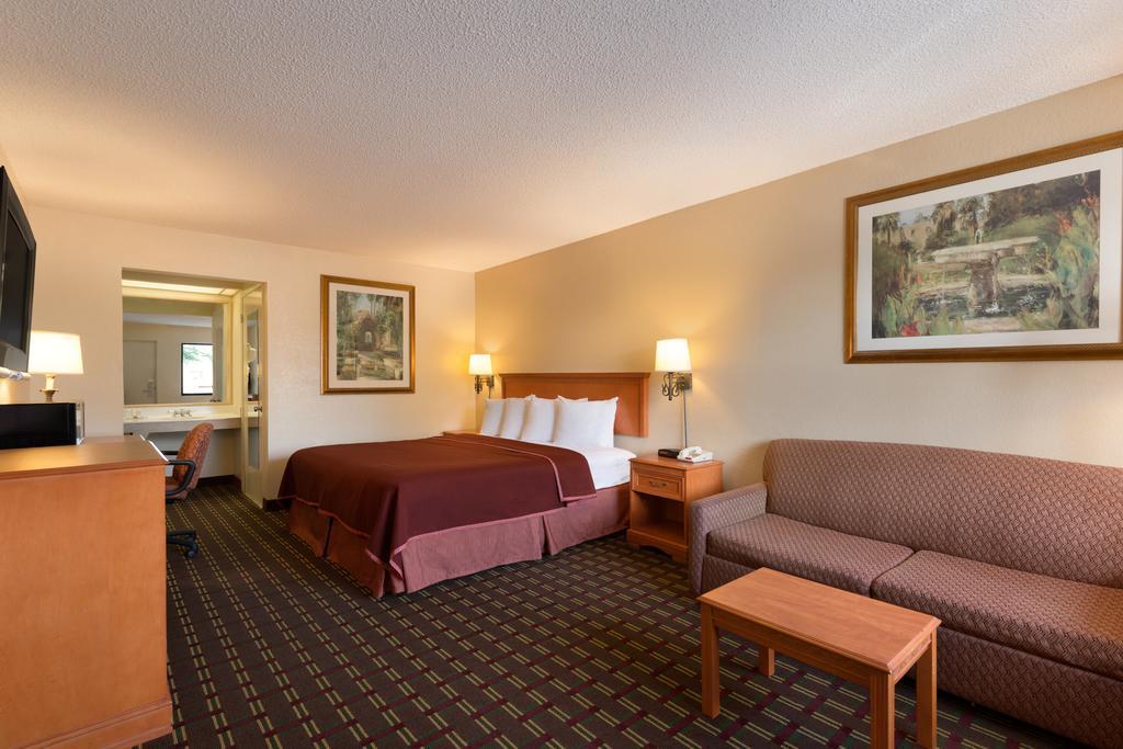 Rodeway Inn Port Richey North Exteriör bild