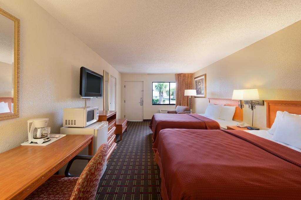 Rodeway Inn Port Richey North Exteriör bild