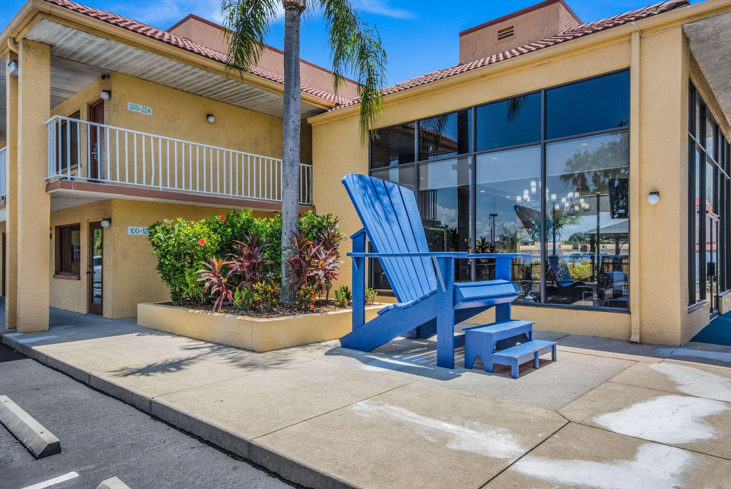 Rodeway Inn Port Richey North Exteriör bild