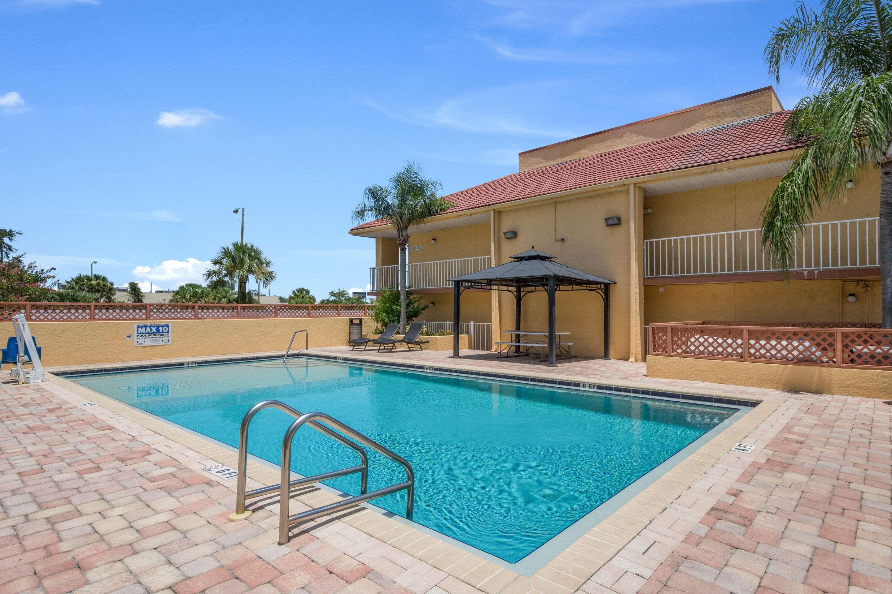 Rodeway Inn Port Richey North Exteriör bild