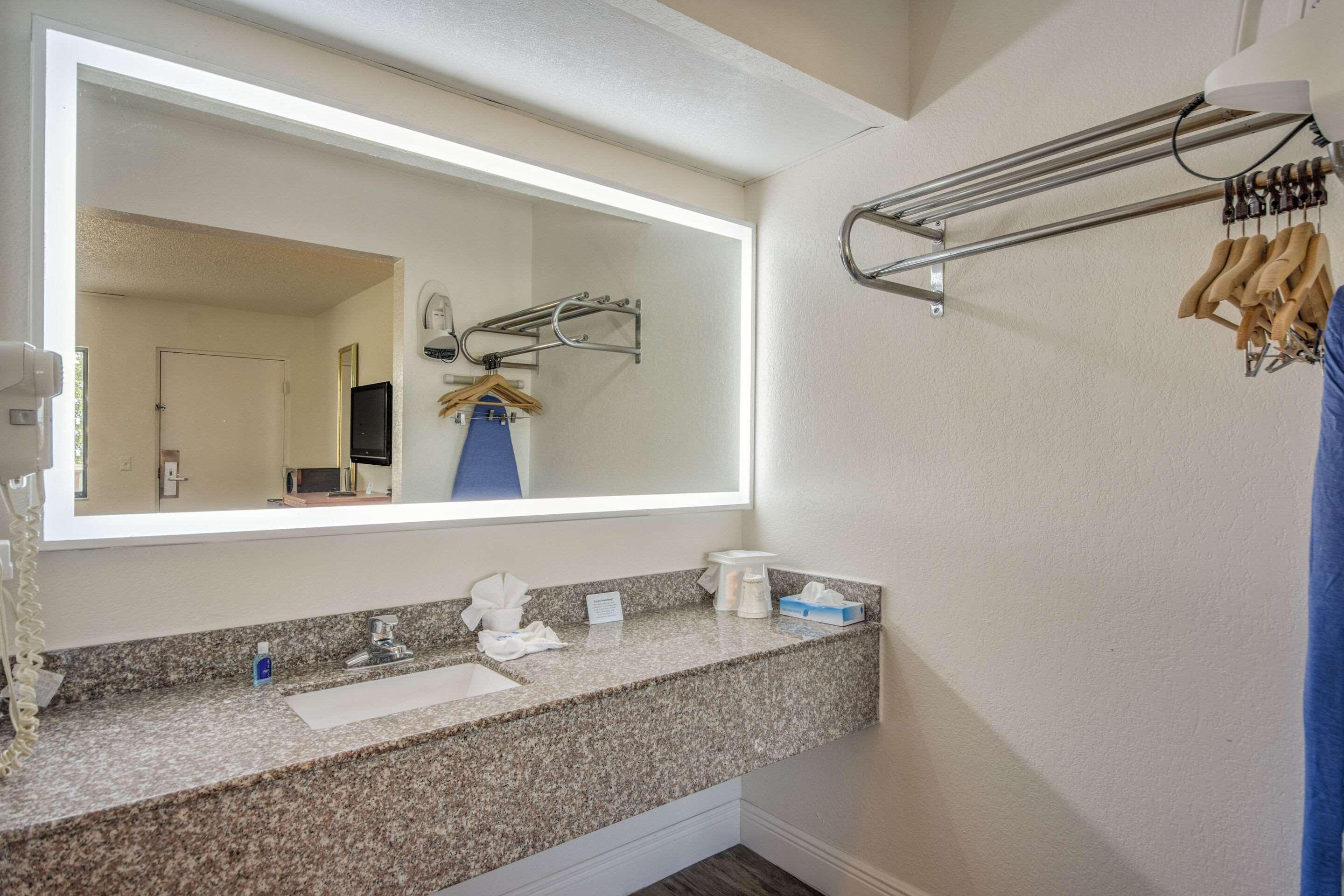 Rodeway Inn Port Richey North Exteriör bild