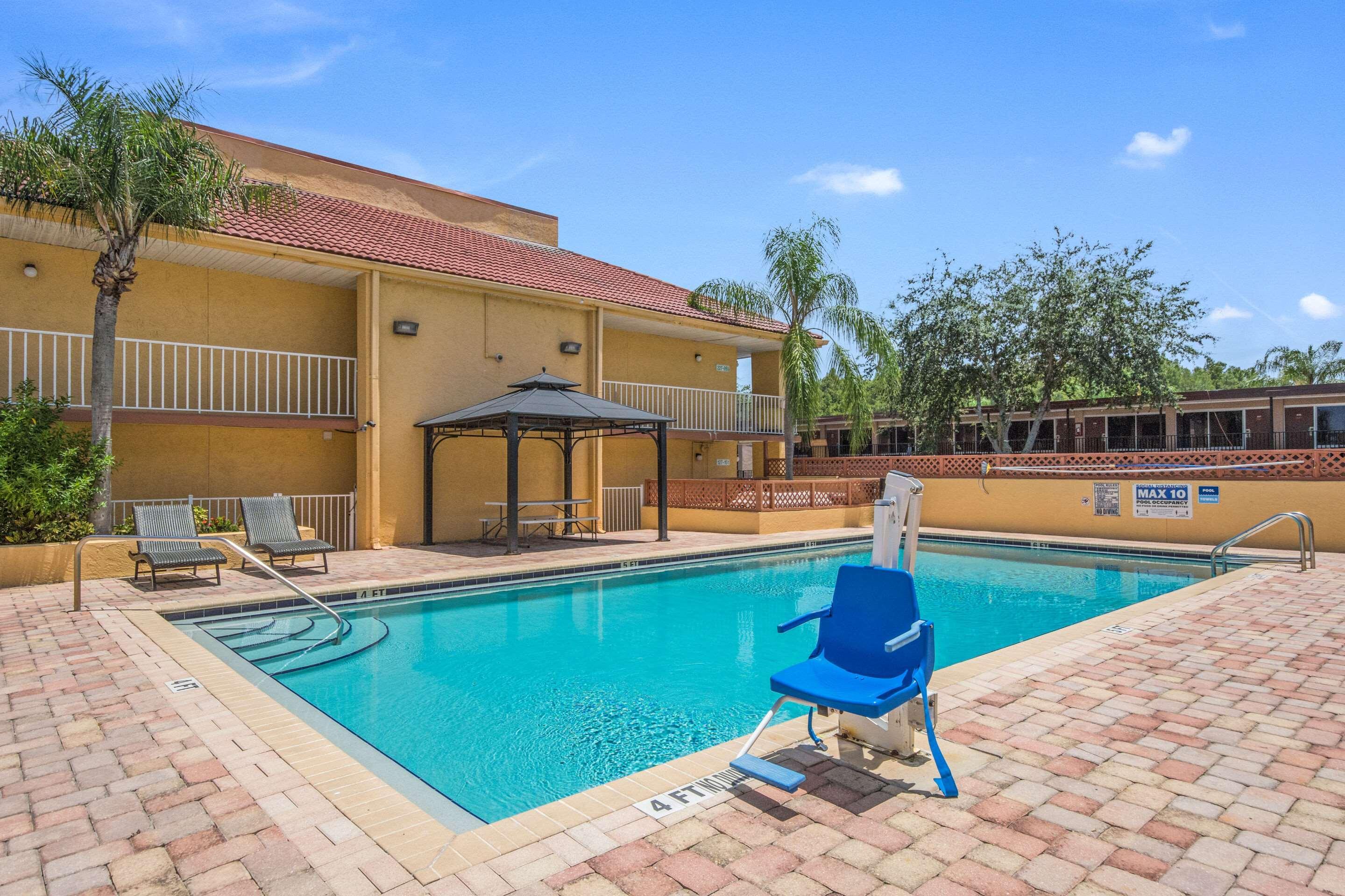 Rodeway Inn Port Richey North Exteriör bild