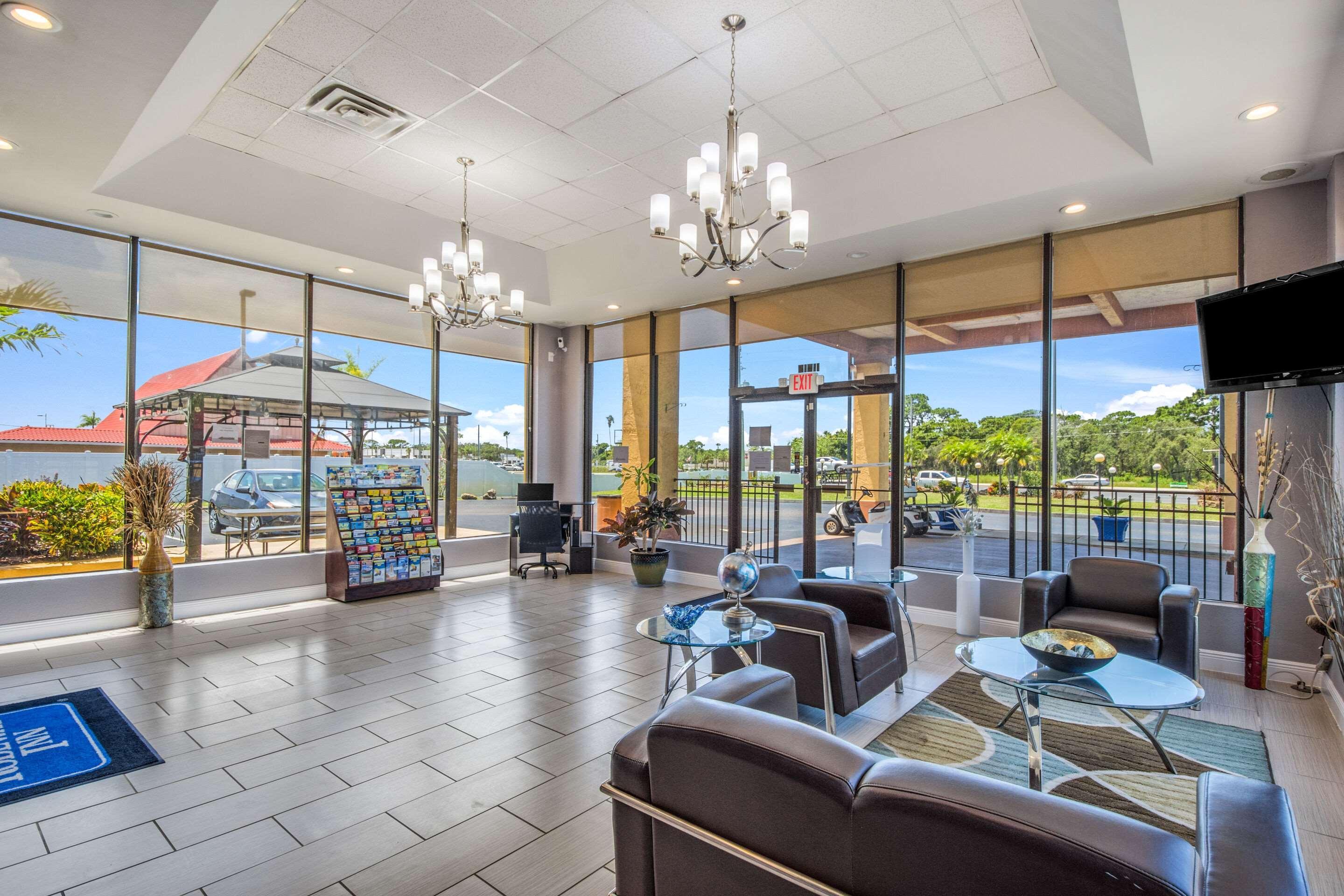 Rodeway Inn Port Richey North Exteriör bild